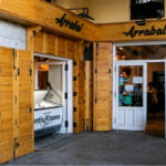 ¿Dónde comer en la Plaza Mayor de Madrid? Descubre Arrabal y su gastronomía española con raíces asturianas